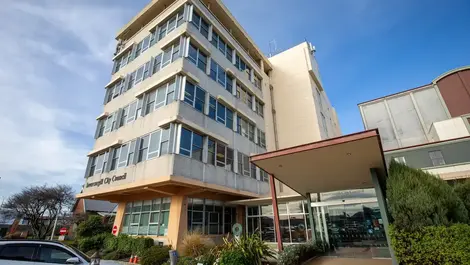 Run-down Invercargill council building still awaiting repairs